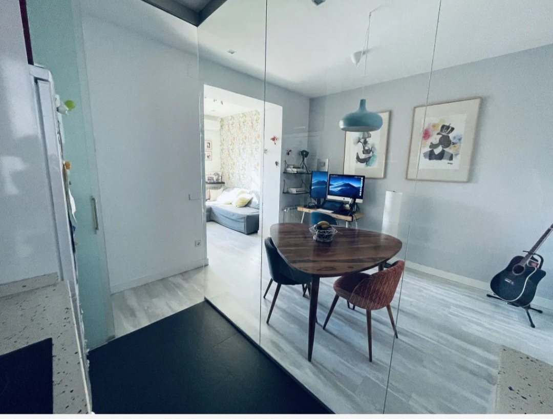 Sunny Two-Bedroom Apartment in La Guindalera, Madrid