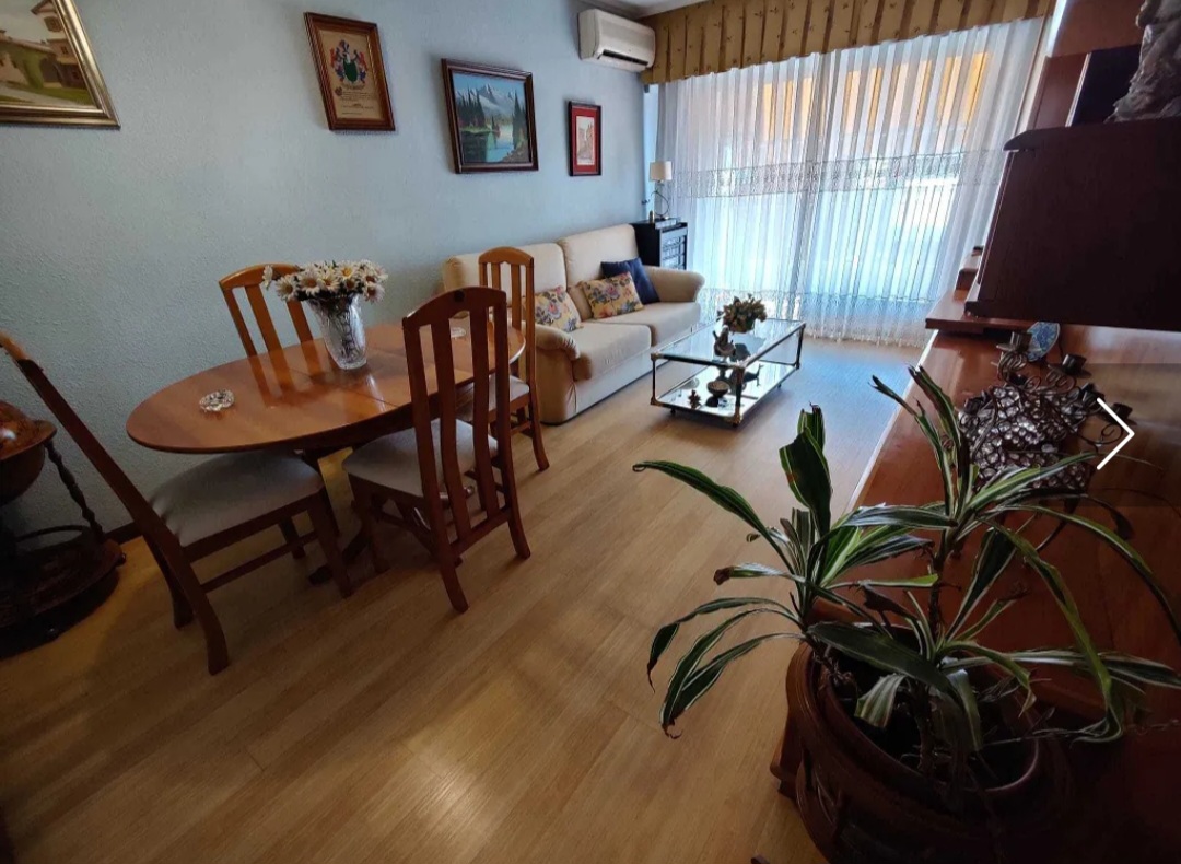 Elegant Two-Bed Apartment with Terraces in Tetuán, Madrid