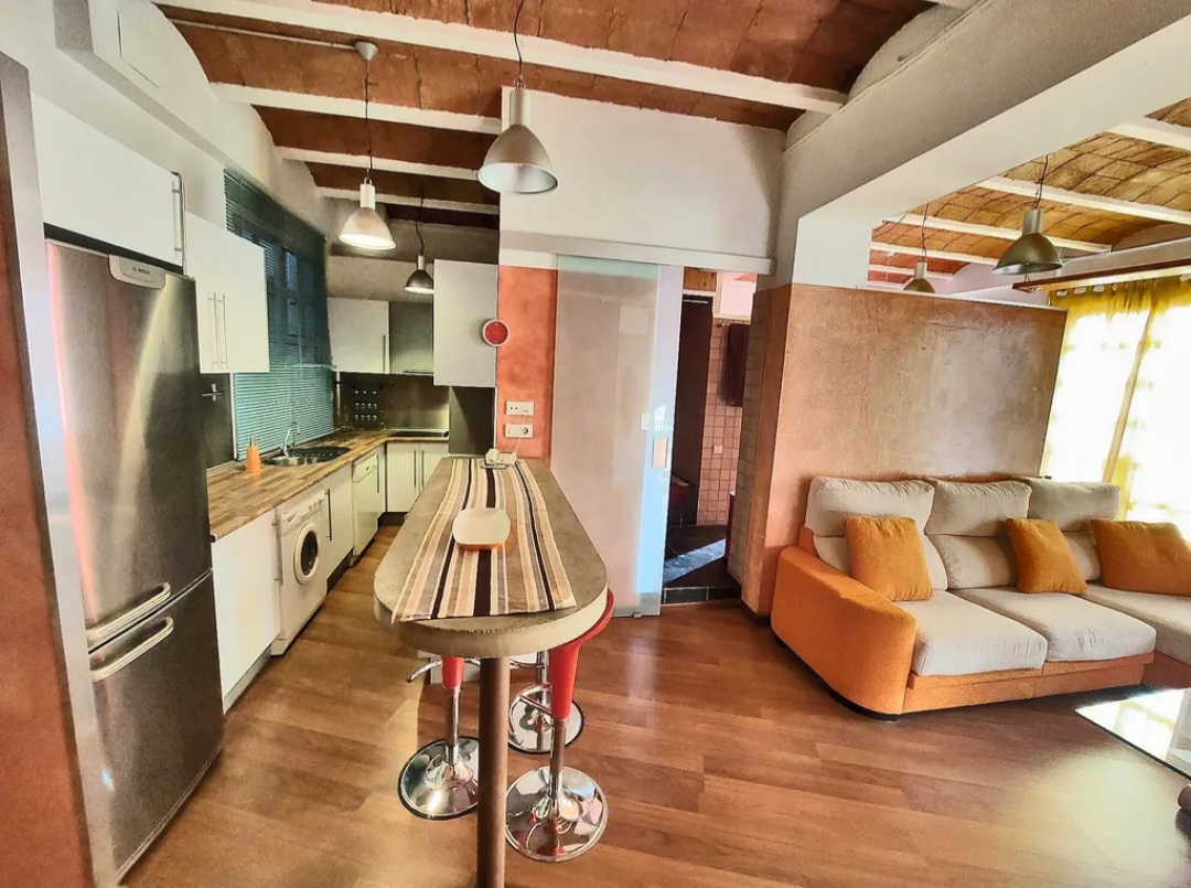Stylish 1-Bed Apartment in Horta de Guinardó, Barcelona