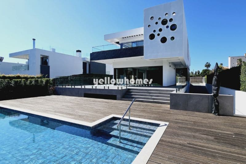 Exclusive 4-Bed Villa with Golf Views in Vilamoura