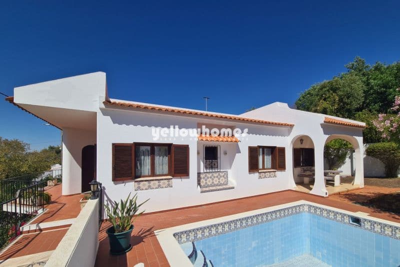 Spacious 5-Bed Villa with Pool and Guest Studio near Paderne