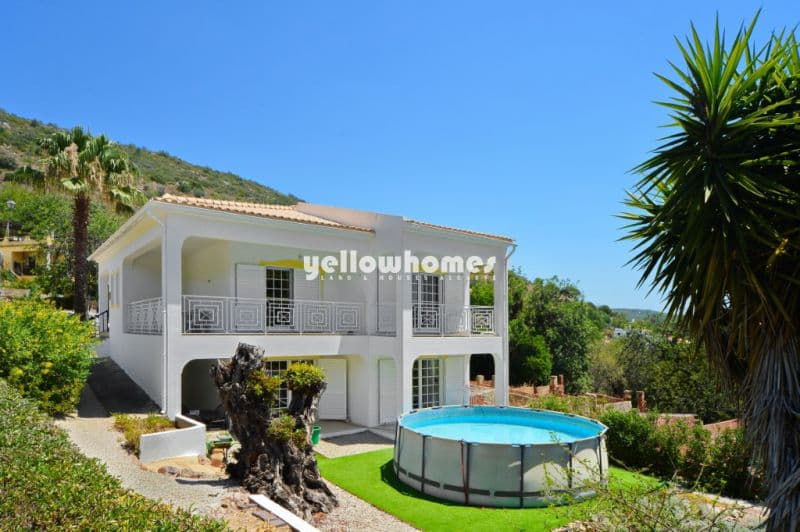 Spacious 4-Bed Villa with Countryside Views near Loule