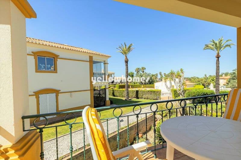 Stylish 2-Bed Apartment in Golf Resort near Carvoeiro