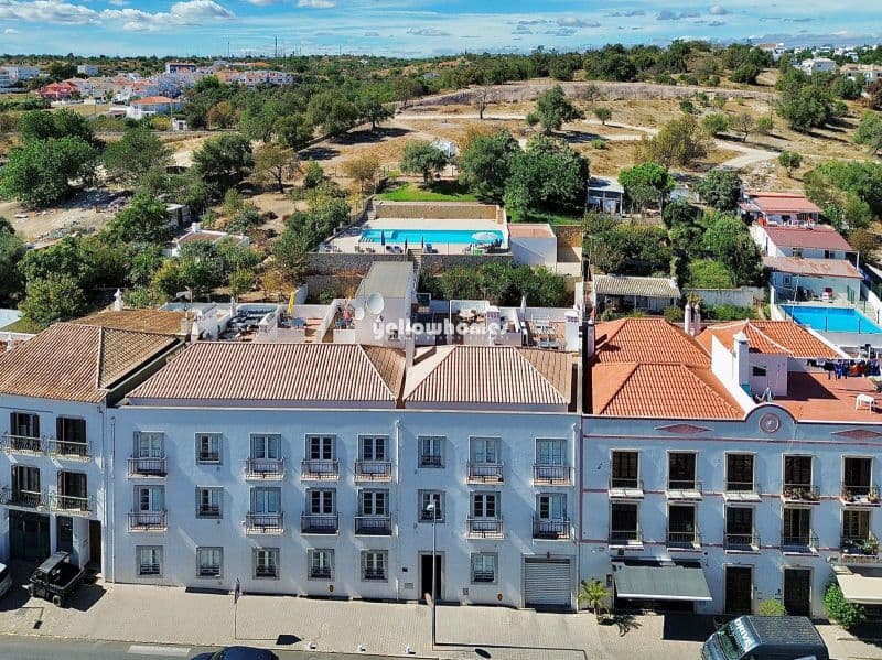 Luxury Three-Bed Apartment with Communal Pool in Tavira
