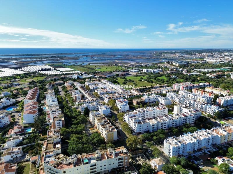 Modern Two-Bedroom Apartment with Roof Terrace in Tavira
