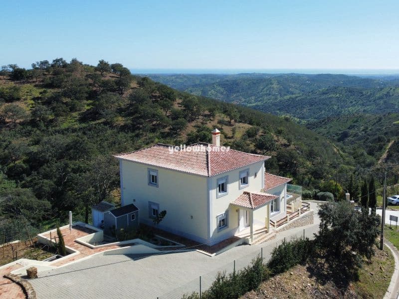 Modern 3-Bed Villa with Panoramic Views near Santa Catarina