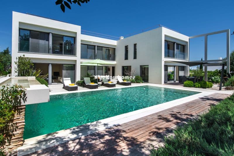 Contemporary 4-Bed Villa with Pool in Tranquil Tavira