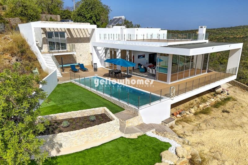 Contemporary Three-Bed Villa with Panoramic Views in Loulé