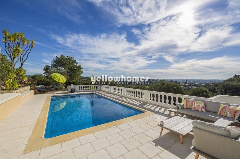 Modern 3-Bedroom Villa with Countryside Views near Vilamoura