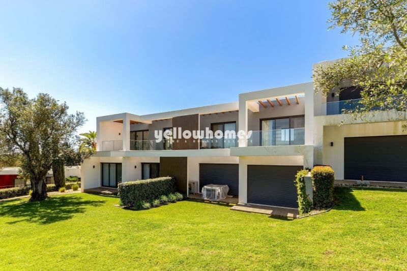 Modern 2-Bed Apartment with Golf Views in Silves Resort