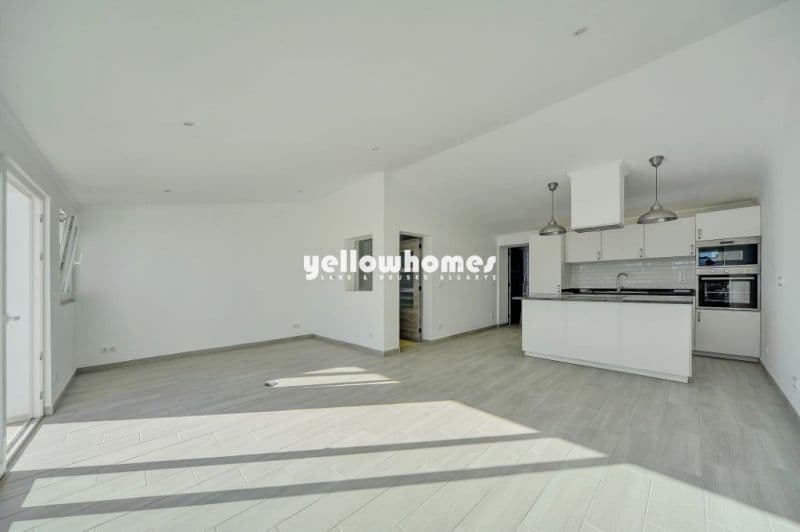 Modern One-Bedroom Penthouse in Historic Loulé