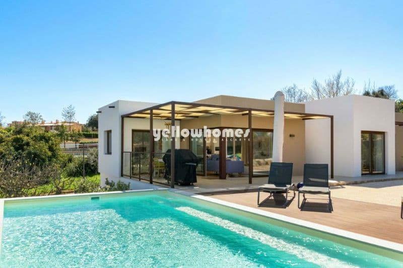 Modern 3-Bed Villa with Private Pool in Ferragudo