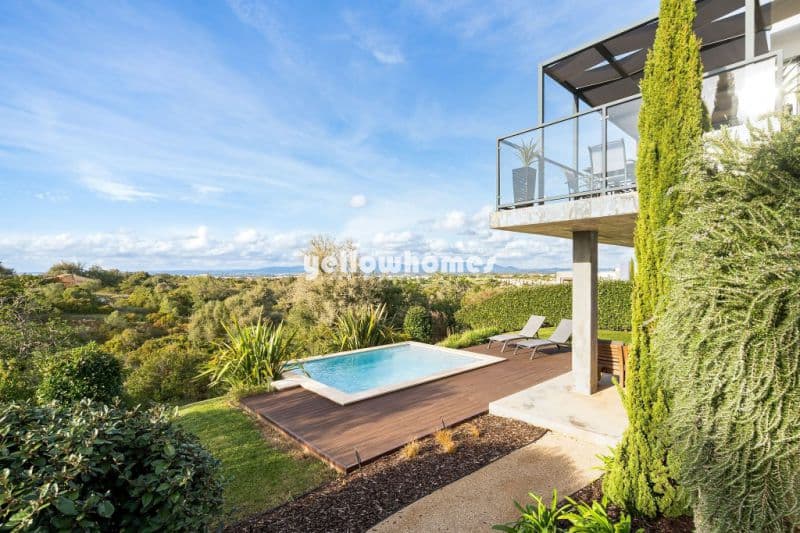 Modern Three-Bed Villa with Private Pool near Ferragudo