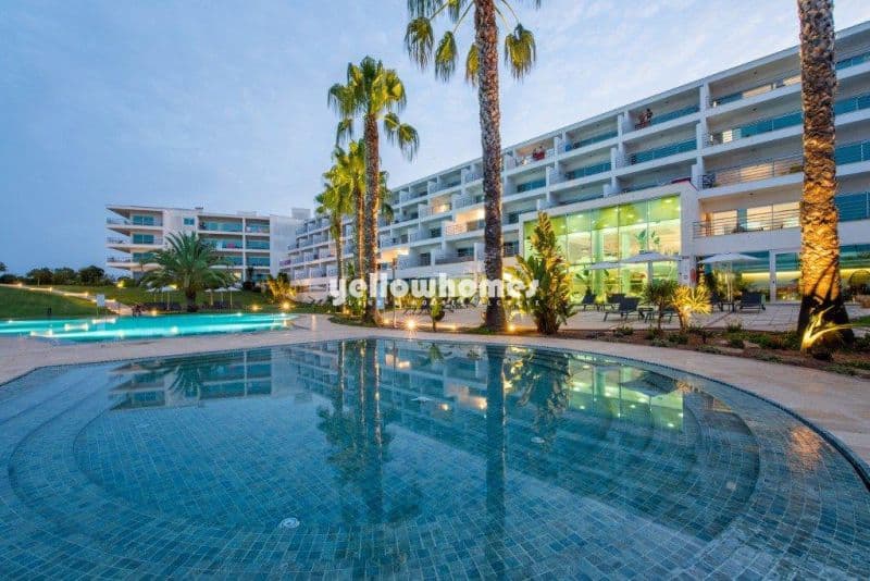 Contemporary 1-Bed Apartment with Ocean Views in Portimão