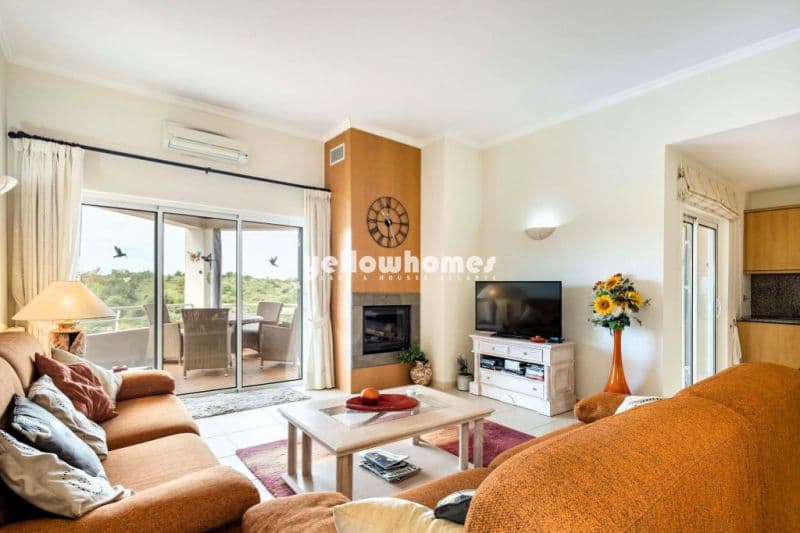 Comfortable 2-Bedroom Apartment Overlooking Golf Course in Carvoeiro