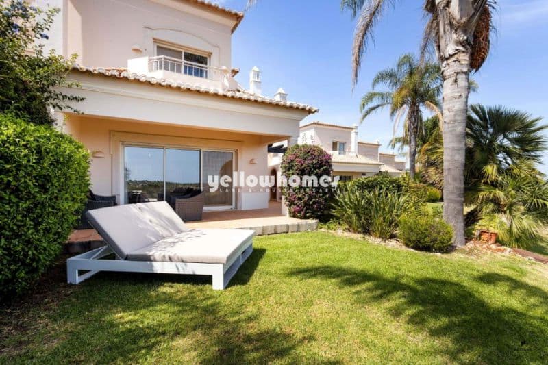 Two-Bedroom Duplex Townhouse in Golf Resort near Carvoeiro