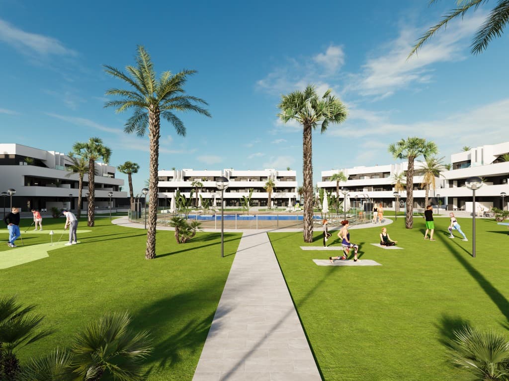 Modern Two-Bed Penthouse with Communal Amenities in Guardamar
