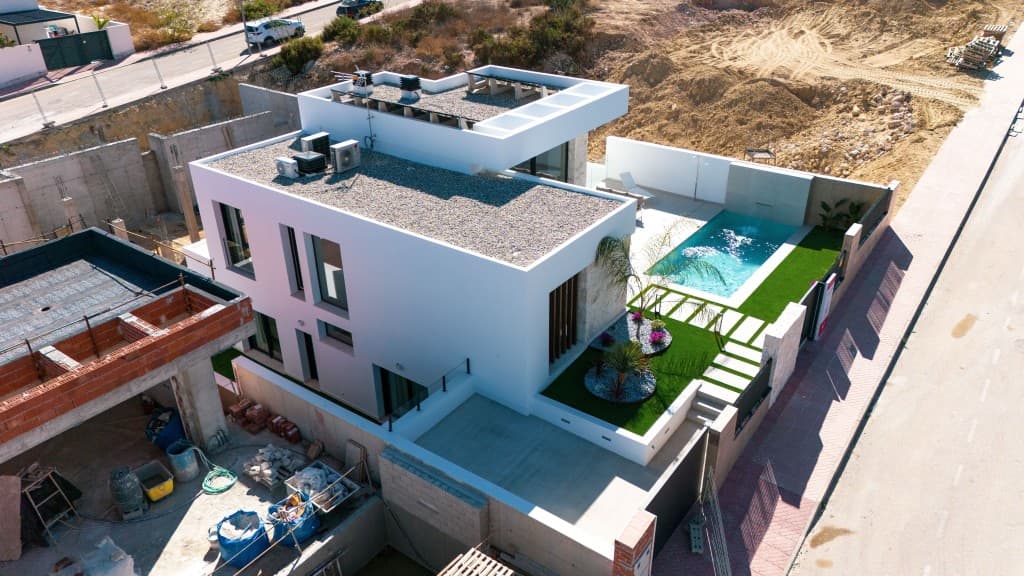 Contemporary Three-Bedroom Villa near La Marquesa Golf Course