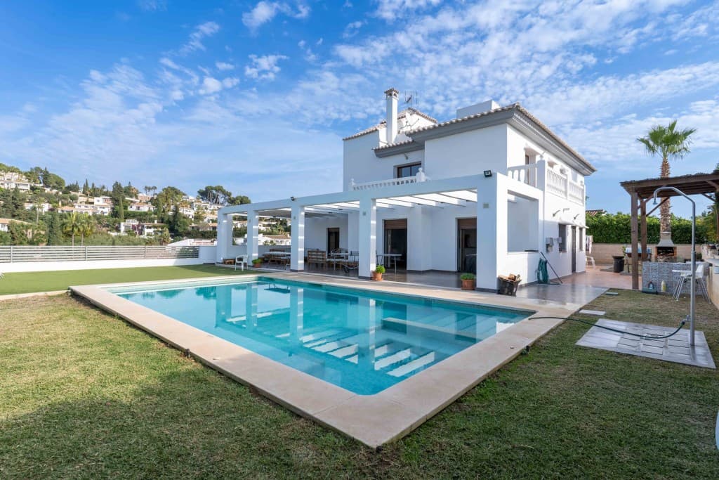 5-bed Villa in Mijas