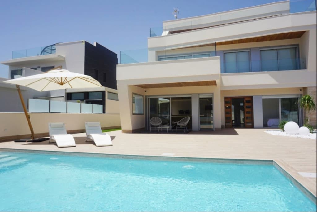 Luxurious 4-Bedroom Villa with Private Pool in Orihuela