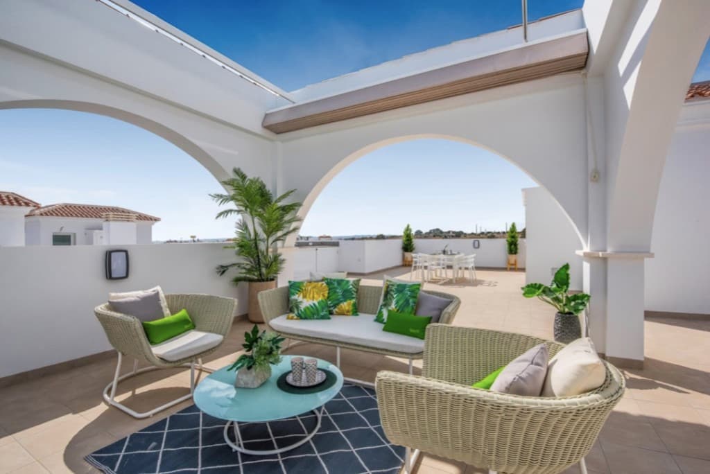 Spacious 3-Bed Penthouse with Communal Pool in Rojales