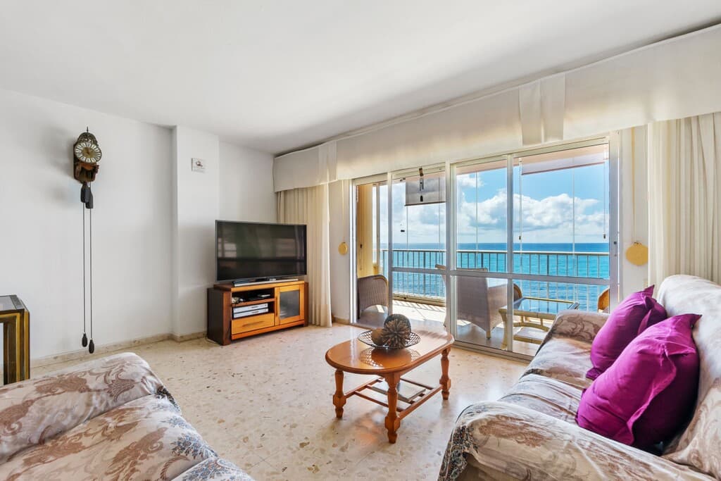 Coastal 3-Bed Apartment with Sea Views in Torrevieja