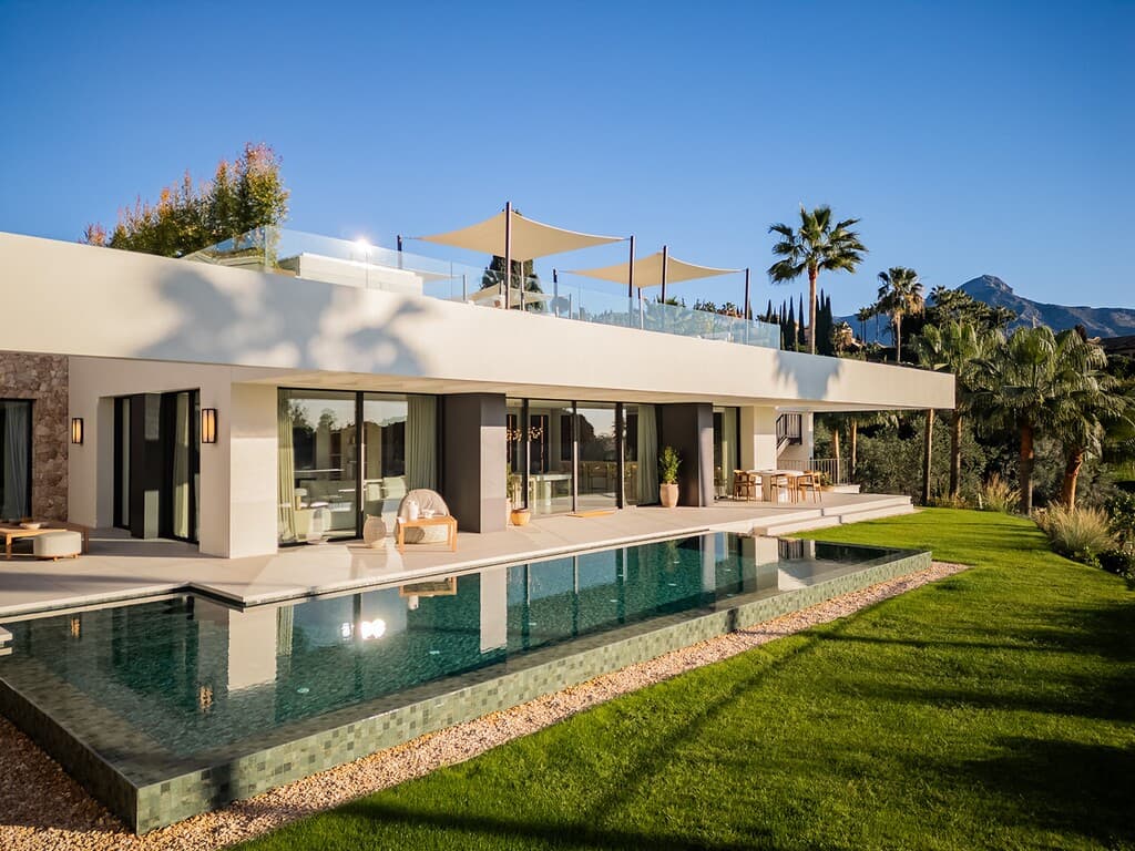 4-bed Villa in Nueva Andalucia