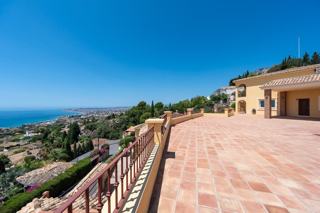 4-bed Detached Villa in Benalmádena