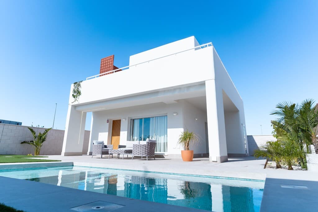Modern Three-Bedroom Villa with Private Pool in Pilar de la Horadada