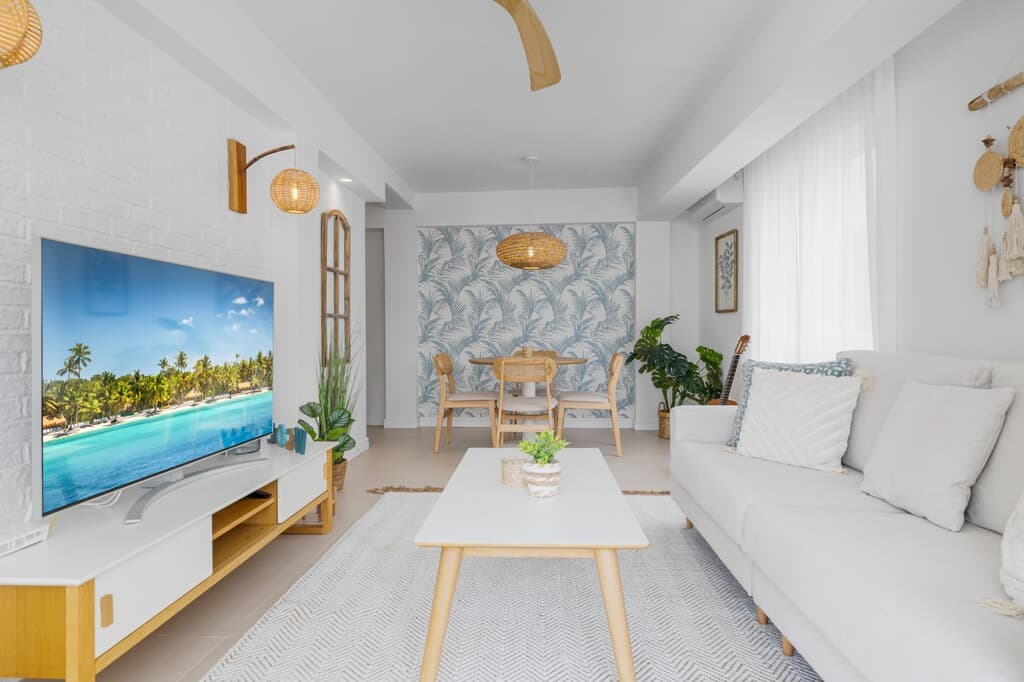 Refurbished Two-Bed Penthouse in Estepona Old Town