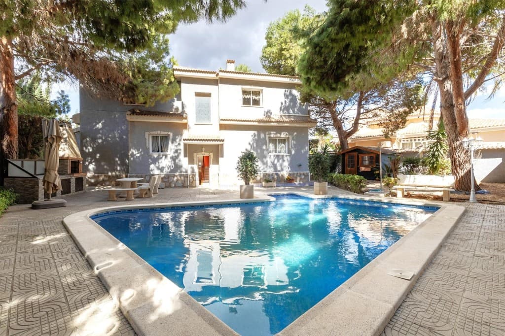 5-bed Villa in Rojales