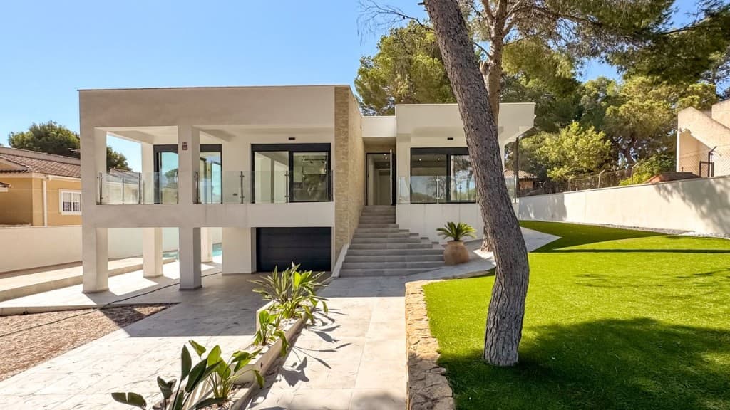 4-bed Villa in Torrevieja