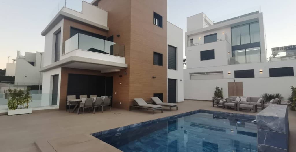 6-bed Villa in Orihuela