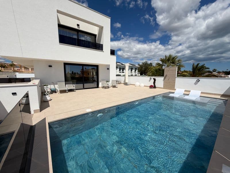 3-bed Villa in Rojales