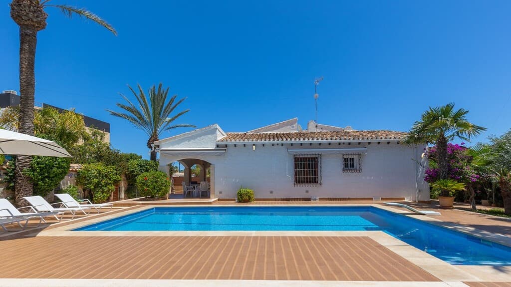 4-bed Villa in Torrevieja