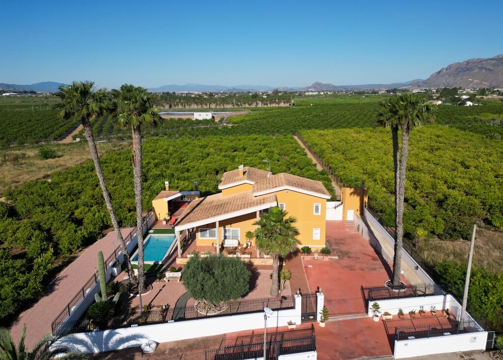 5-bed Villa in Alicante