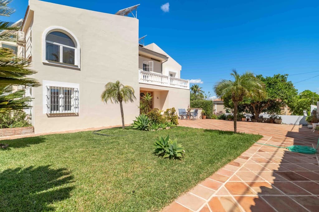 6-bed Villa in Alhaurín de la Torre