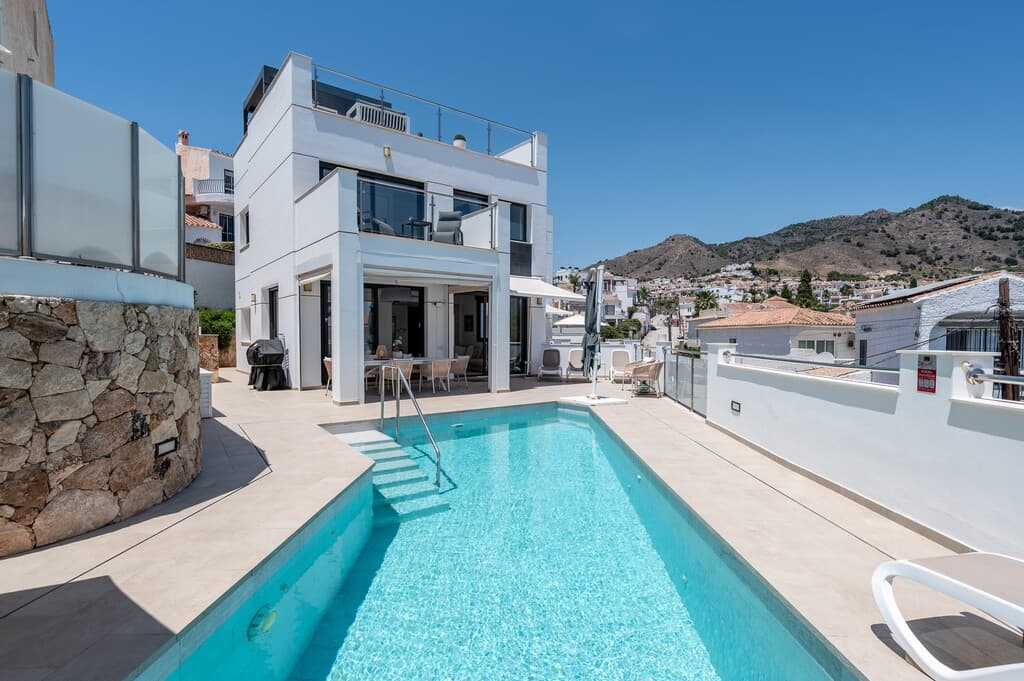 6-bed Villa in Nerja