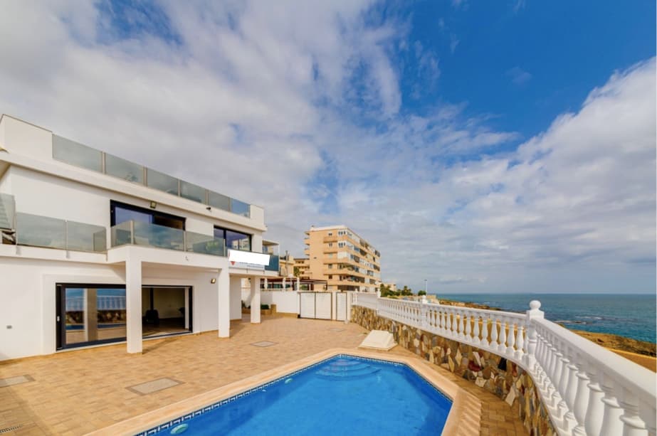 4-bed Villa in Torrevieja