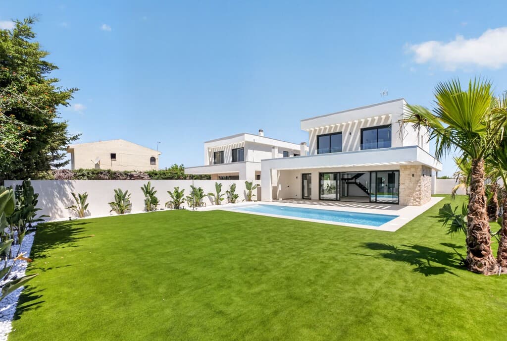 4-bed Villa in Torrevieja