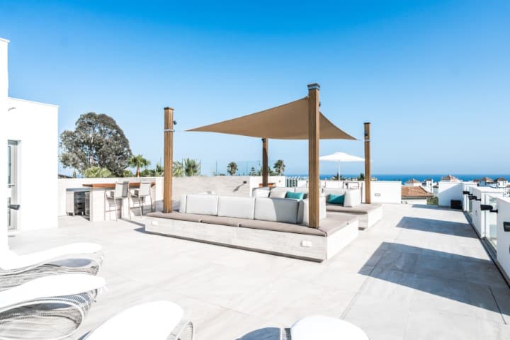 9-bed Villa in Nueva Andalucia