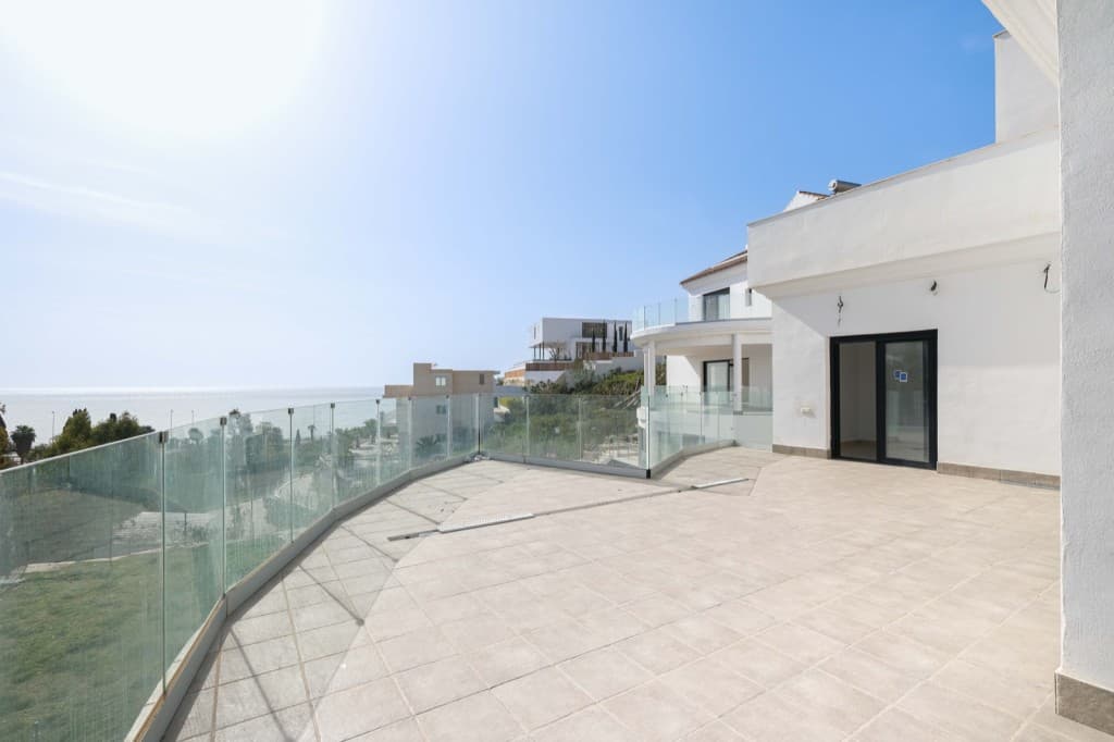 5-bed Detached Villa in Benalmádena