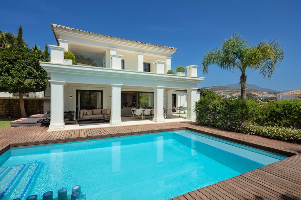4-bed Detached Villa in Nueva Andalucia