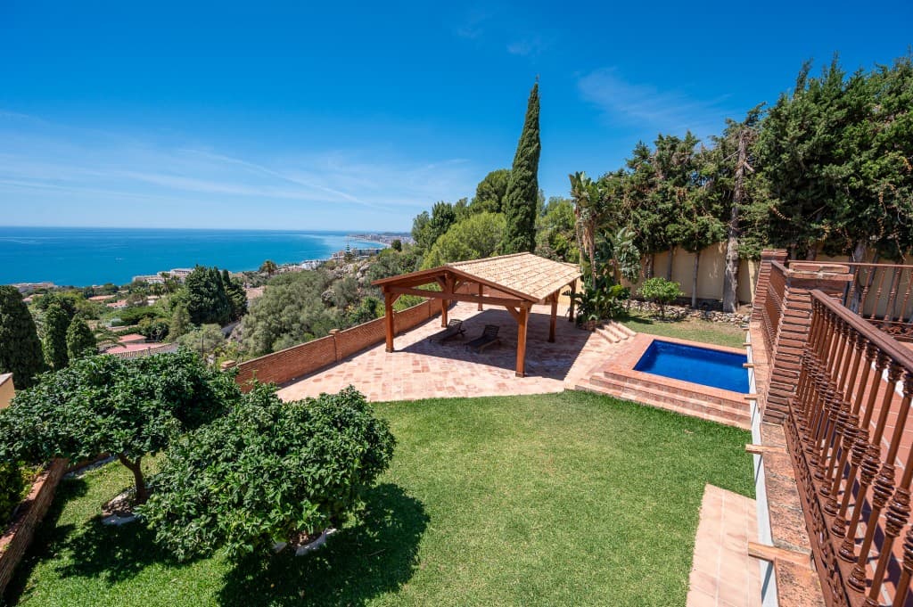 5-bed Detached Villa in Benalmádena