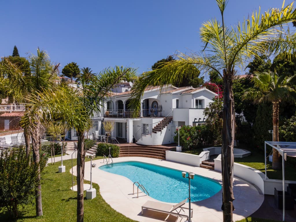 6-bed Detached Villa in Torre del Mar