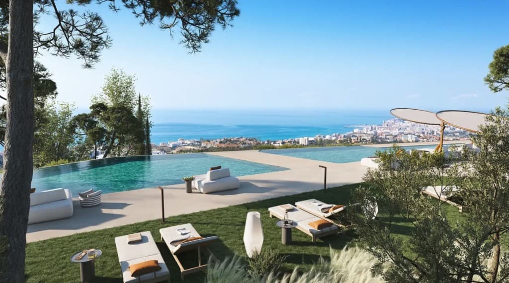 Two-Bed Deluxe Apartment with Panoramic Sea Views in Benalmádena