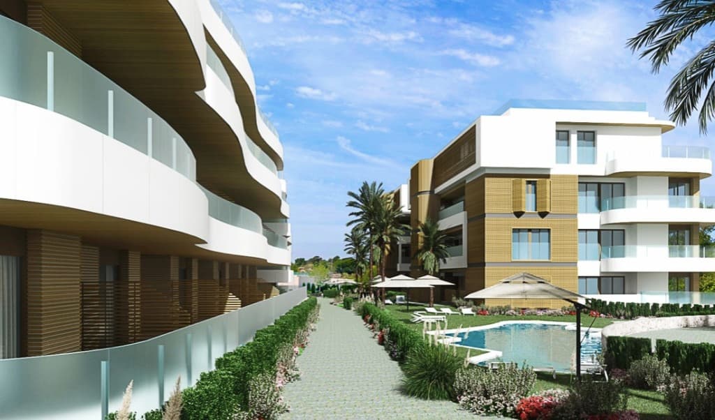 Luxury Three-Bed Apartment near Playa Flamenca