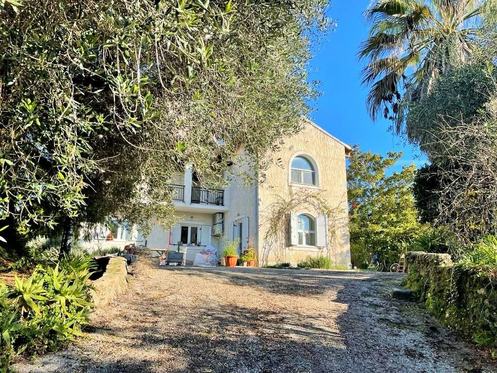 For Sale Detached house 450 m² in Corfu