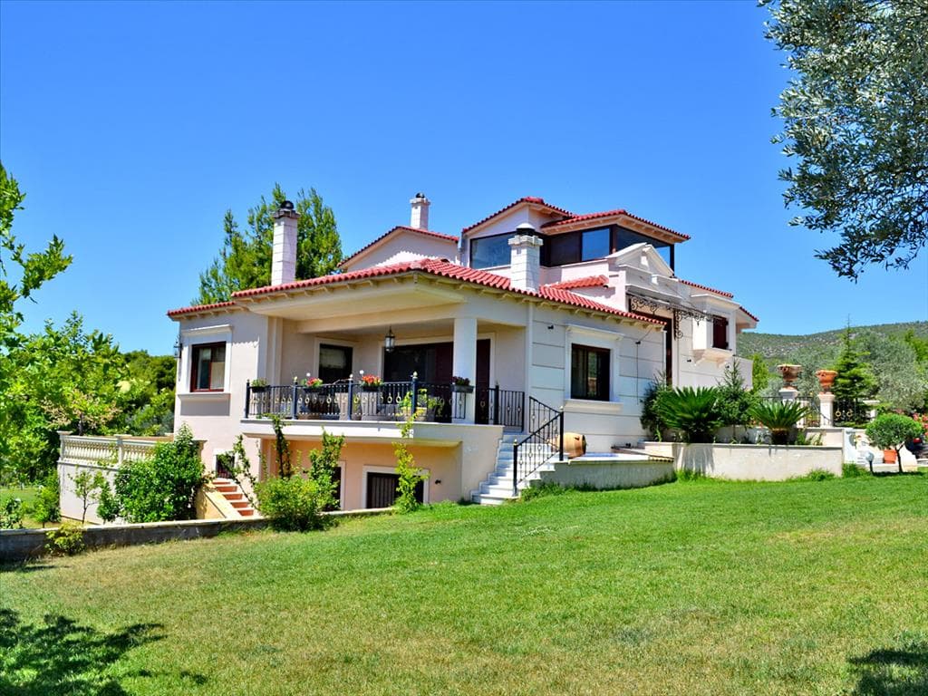 For Sale Detached house 550 m² on the Euboea island