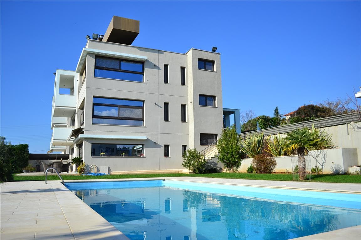 Spacious 3-Storey Villa with Pool in Panorama, Thessaloniki